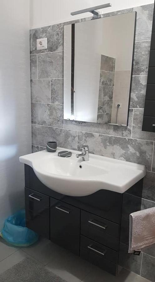 Cedarwood Bed and Breakfast Premana Εξωτερικό φωτογραφία